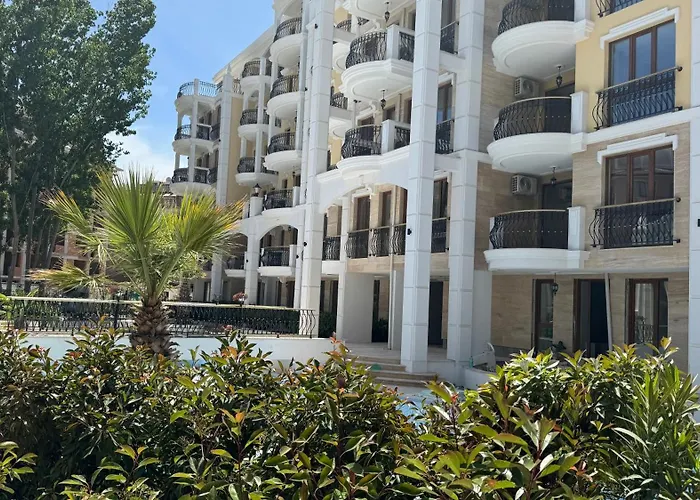 Tranquilo Escapes サニービーチ